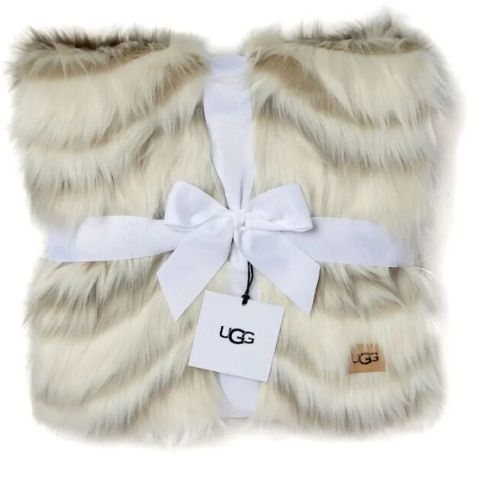 NWT UGG ROSIA FUR‎ OVERSIZED THROW BLANKET TAN GRAY 50 X 70